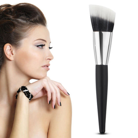 Powder brush Kabuki Contour